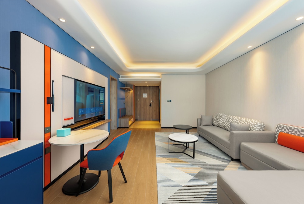 Suite, 1 King Bed