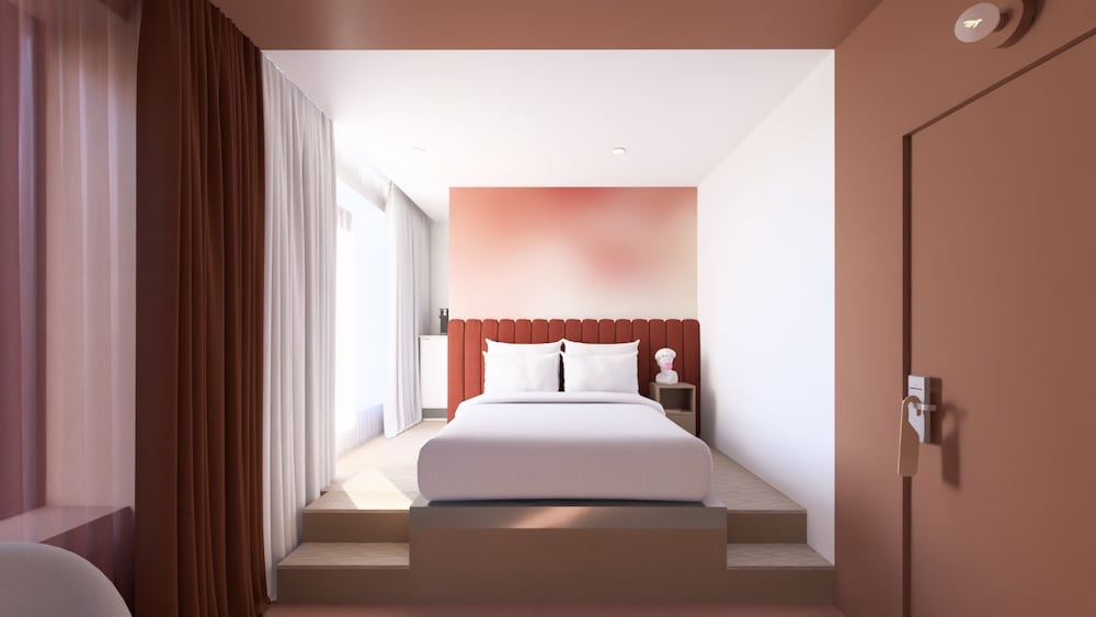 Deluxe Room, City View (2)