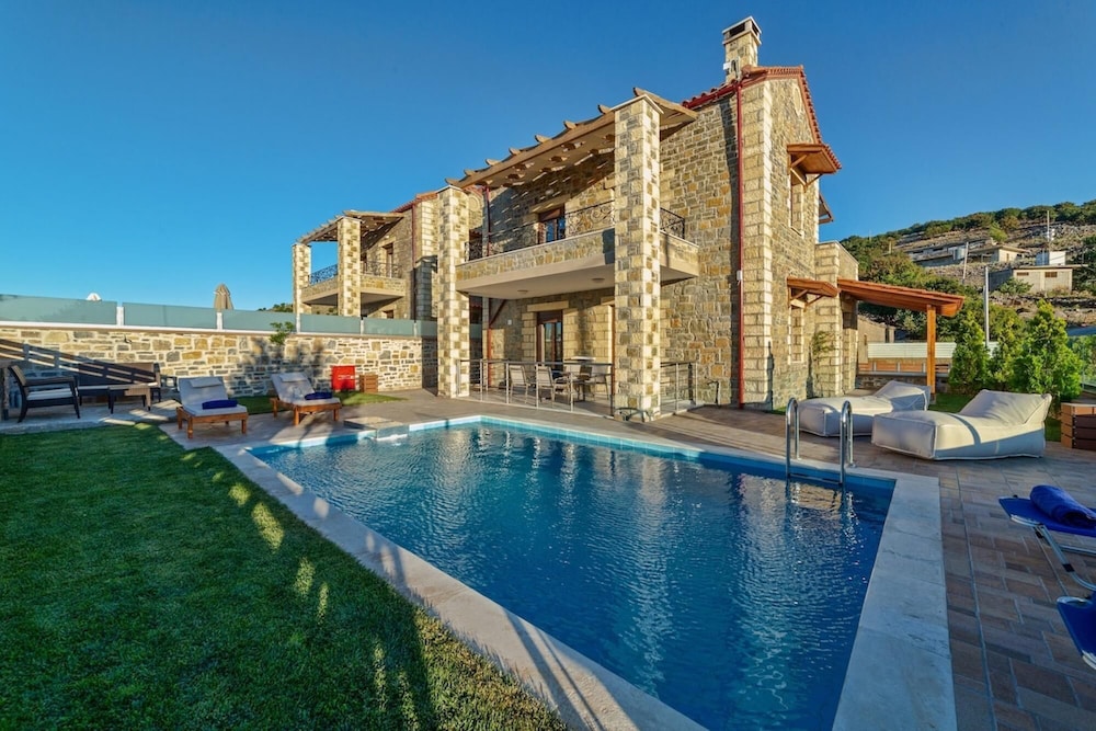Villa photo 3