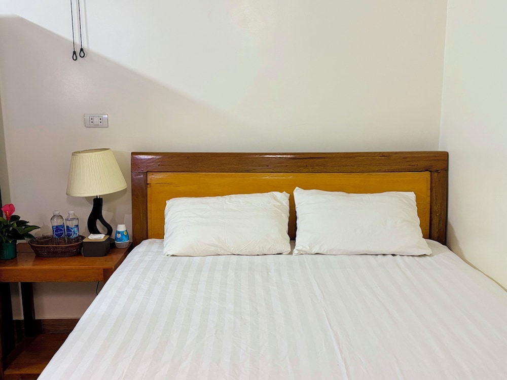 Basic Double Room, Mountain View photo 3
