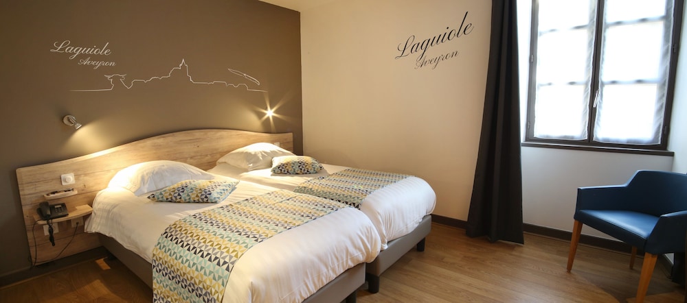Standard Room, 1 Queen Bed (Twin bed on request) - Photo 2