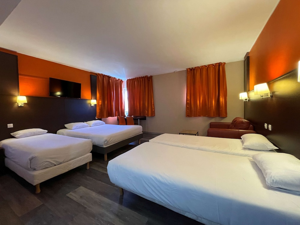 Standard Room, Multiple Beds - Photo 3