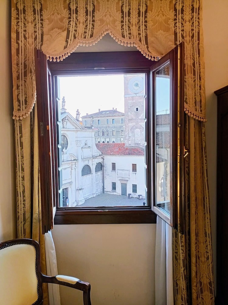 Standard Double Room, Balcony photo 3