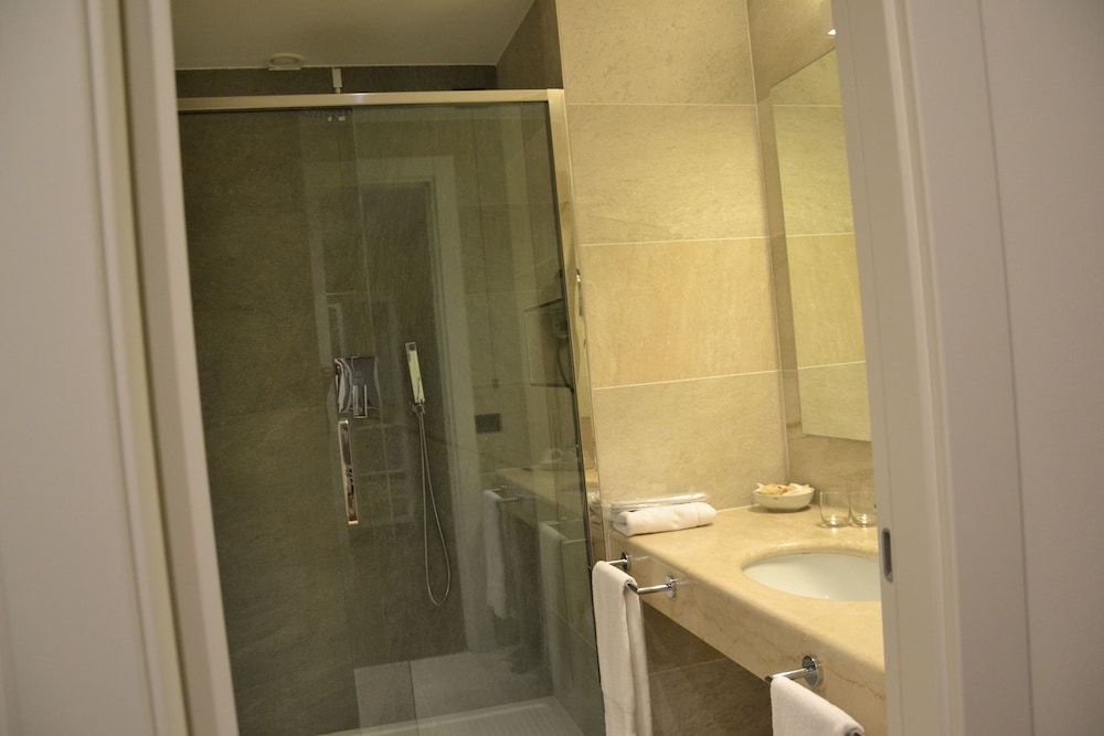 Junior Suite, Hill View (Spa Access) - Photo 2