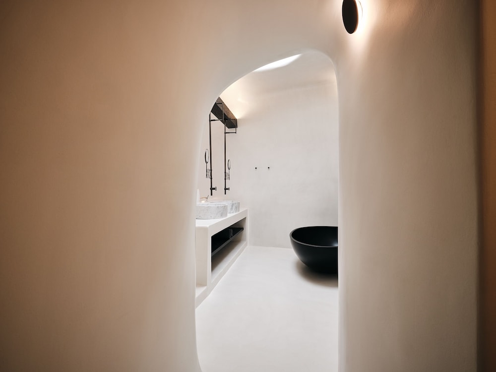 Superior Suite - Photo 7