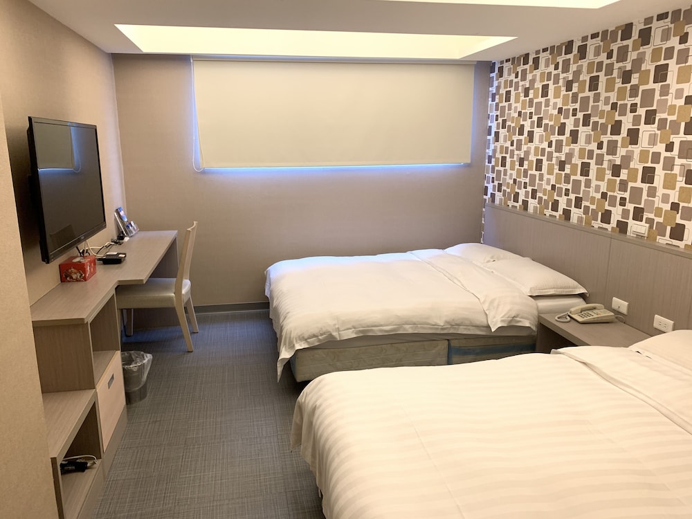 Classic Quadruple Room, 2 Double Beds photo 3
