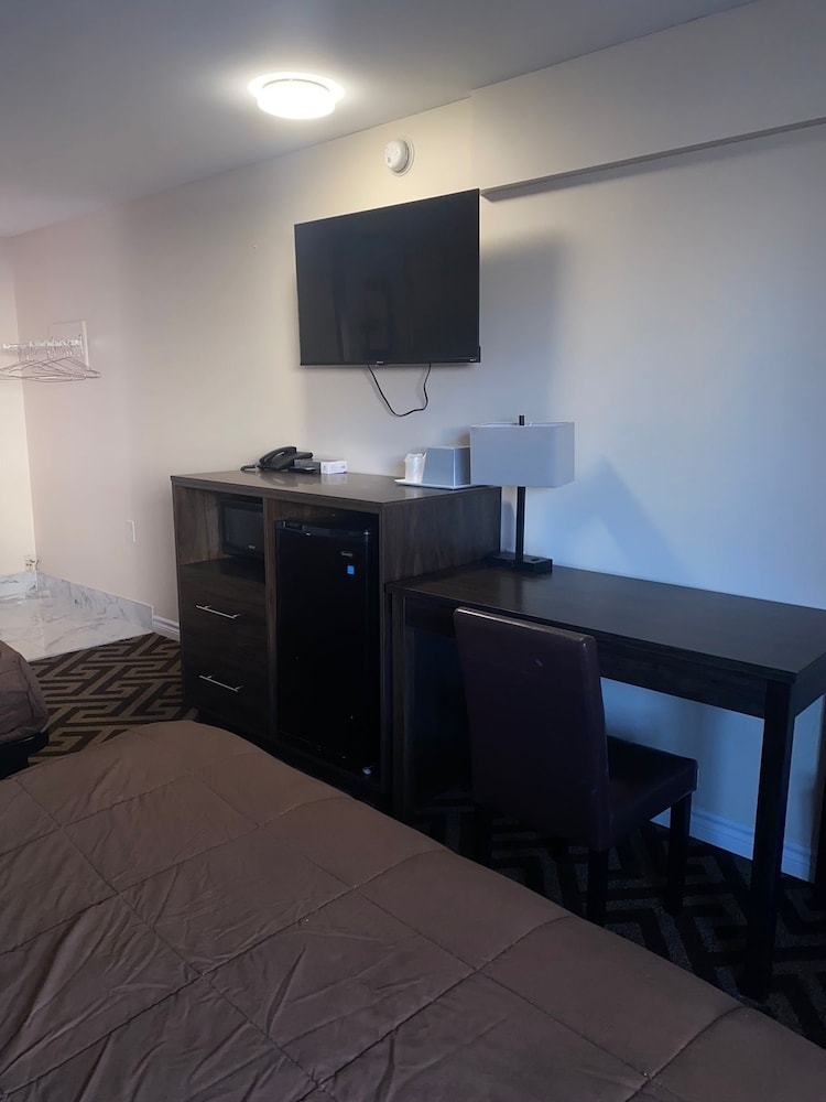 Room, 2 Queen Beds, Non Smoking - Photo 4