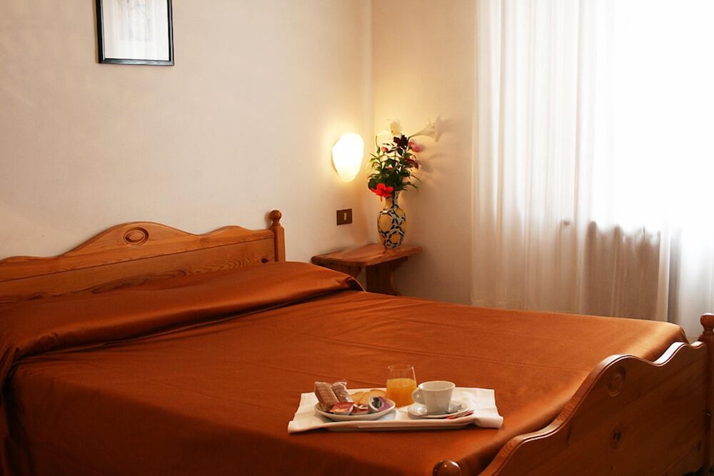 Double or Twin Room photo 1