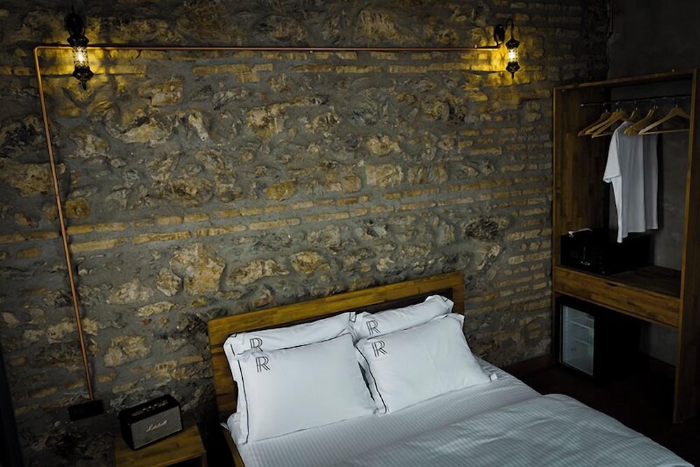 Signature Triple Room photo 1
