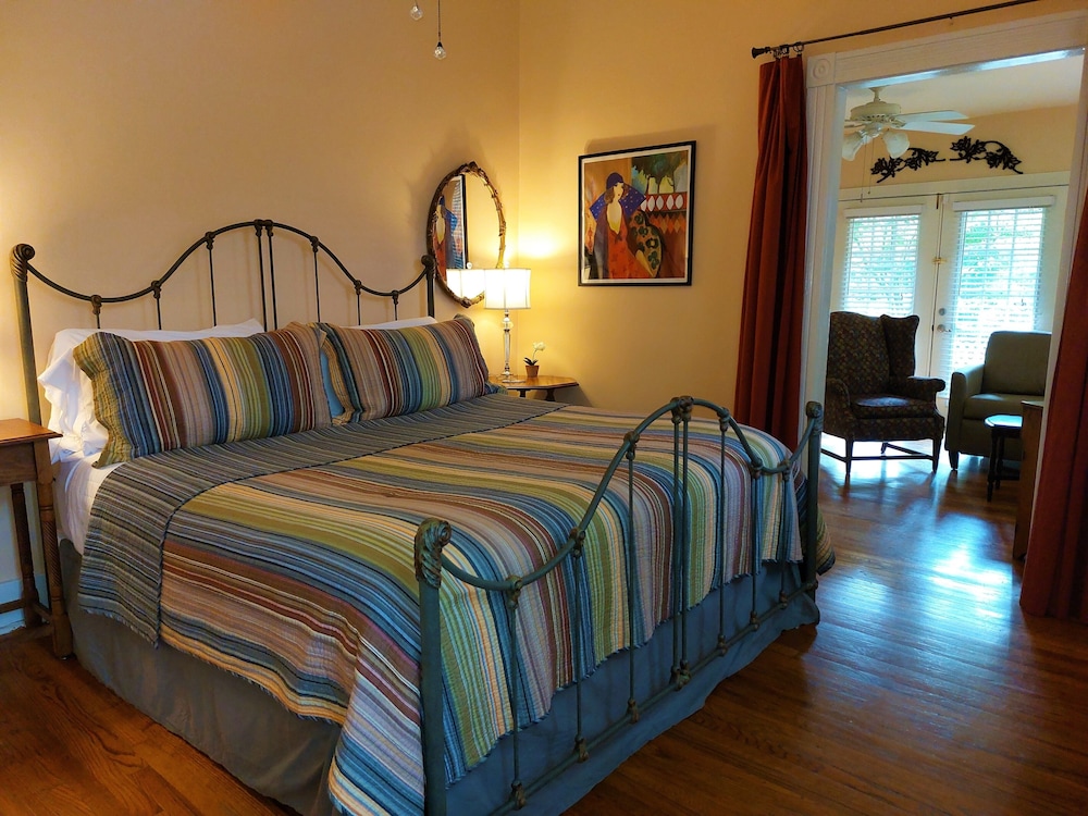 Hayward Cottage photo 1