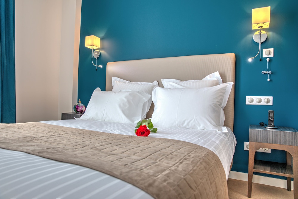 Room, 1 King Bed (Privilege)