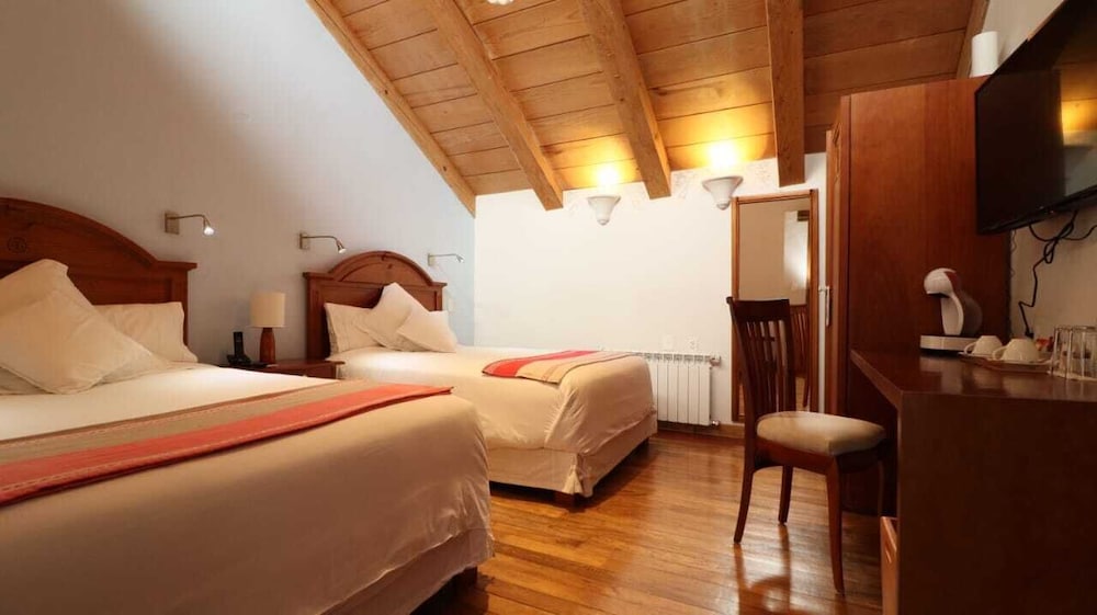 Standard Room, 2 Double Beds photo 2