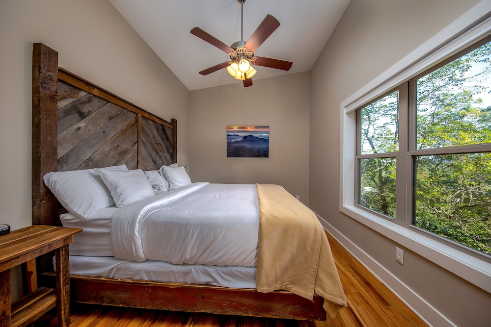 Luxury Cabin, 1 Bedroom, Balcony, Mountainside