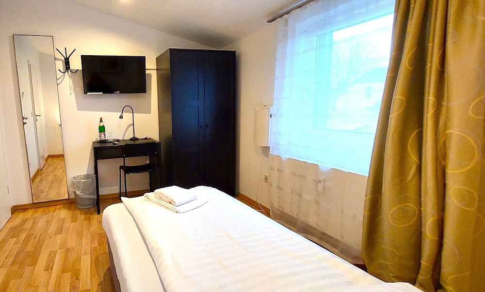 Basic Single Room, Non Smoking