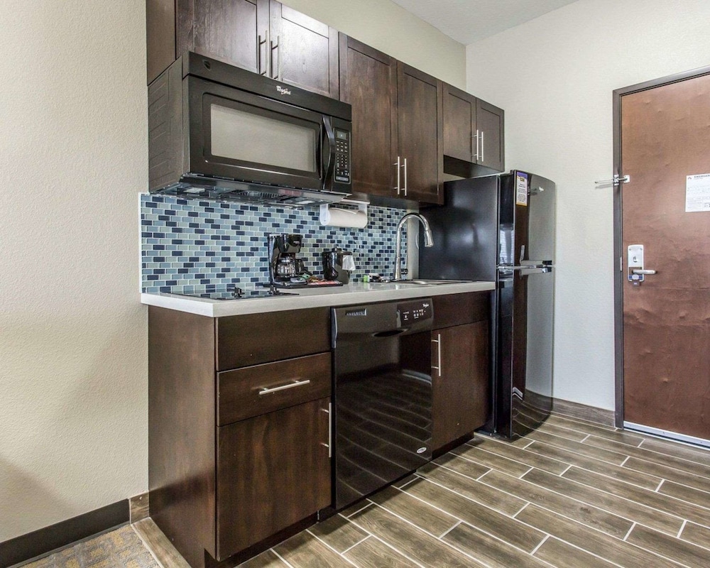 Suite, Multiple Beds, Accessible, Non Smoking photo 2