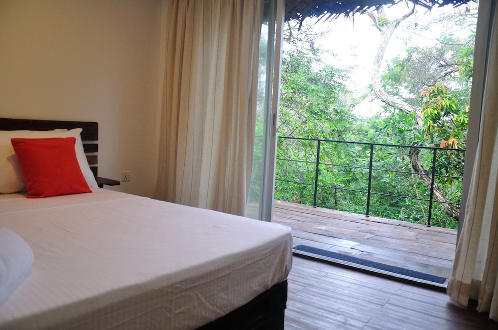 Superior Double Room Single Use, 1 Queen Bed photo 3