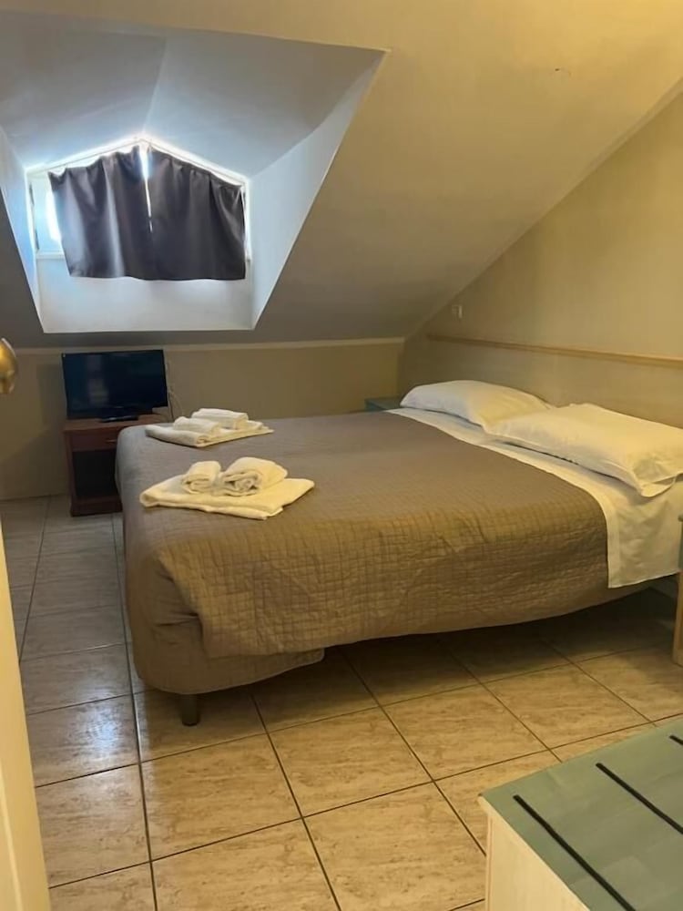 Economy Double Room photo 1