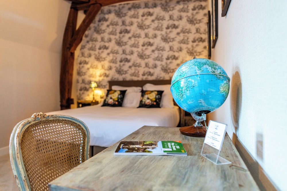 Standard Double Room - Photo 7