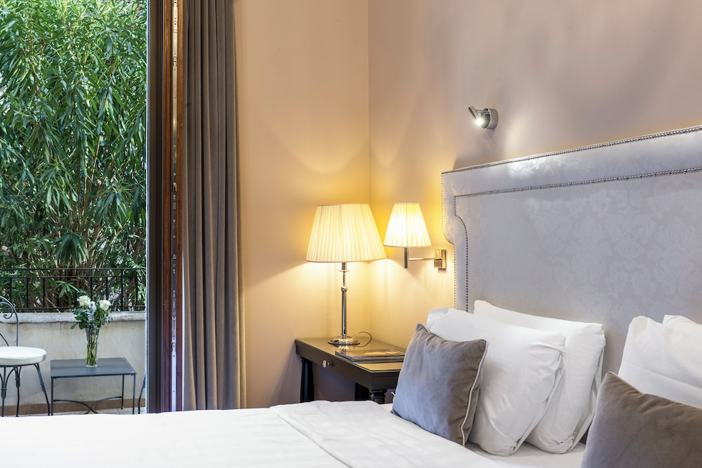 Deluxe Double or Twin Room, Canal View, Annex Building photo 2