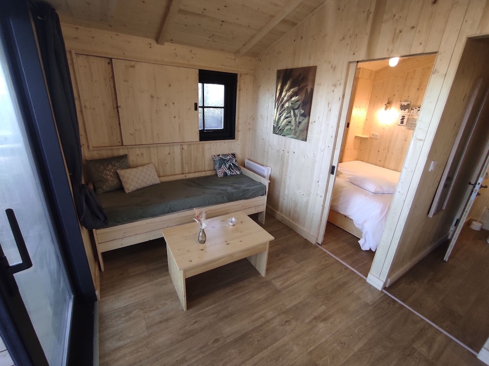 Classic Chalet, Ensuite, Lake View