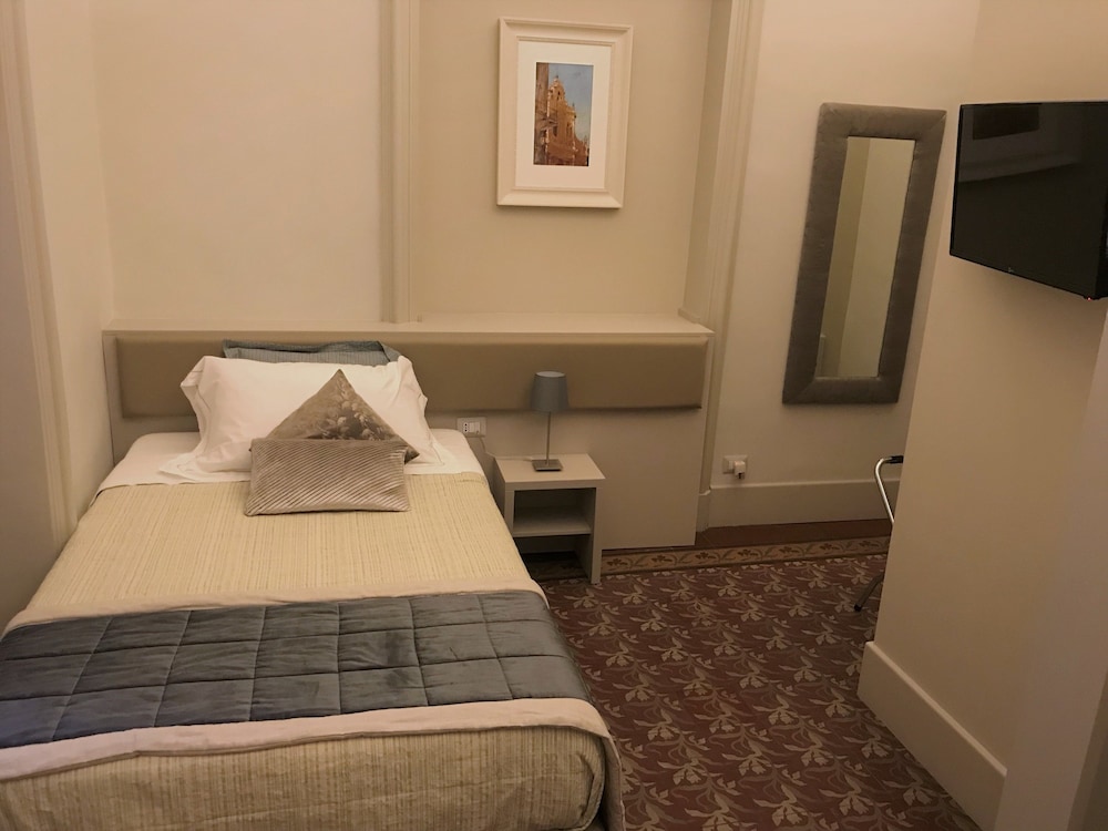 Superior Single Room