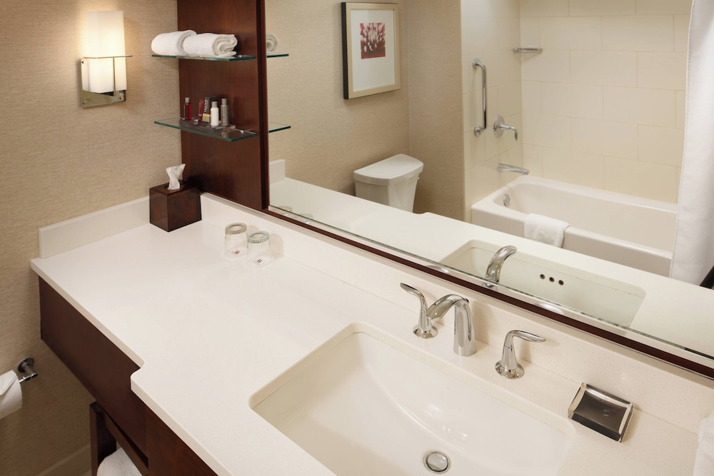 Premium Room, 2 Queen Beds, City View photo 3