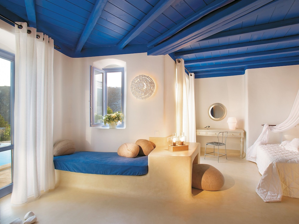 Mykonos Blu Junior Villa with Private Pool - Photo 2