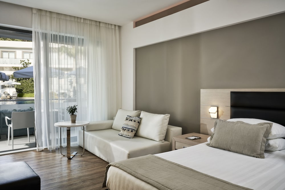 Deluxe Room - Photo 3