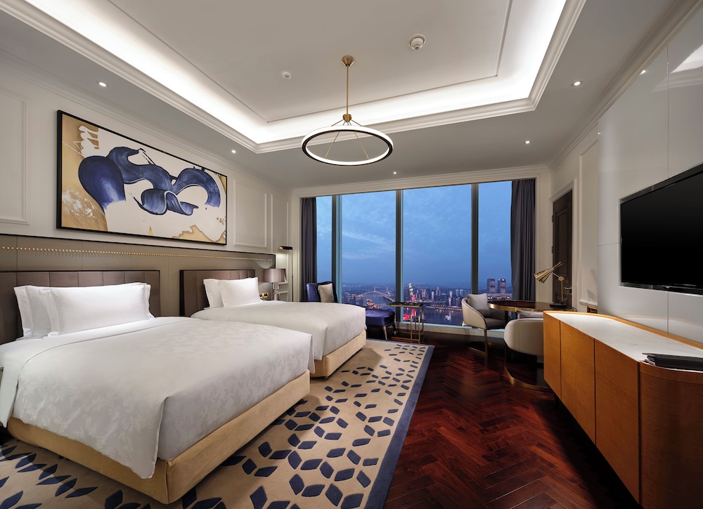 Room, 2 Twin Beds, River View (Club Access)