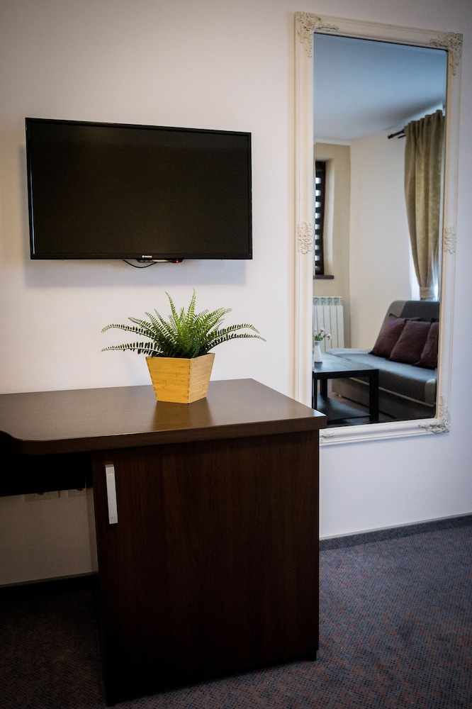 Superior Studio Suite, Multiple Beds, Park View