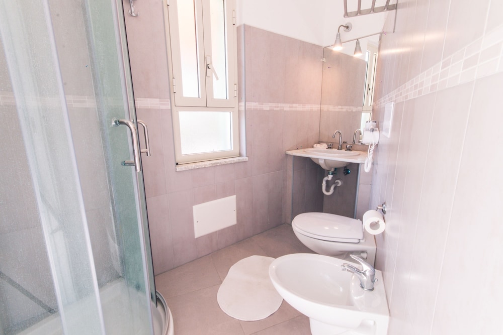 Double or Twin Room photo 2