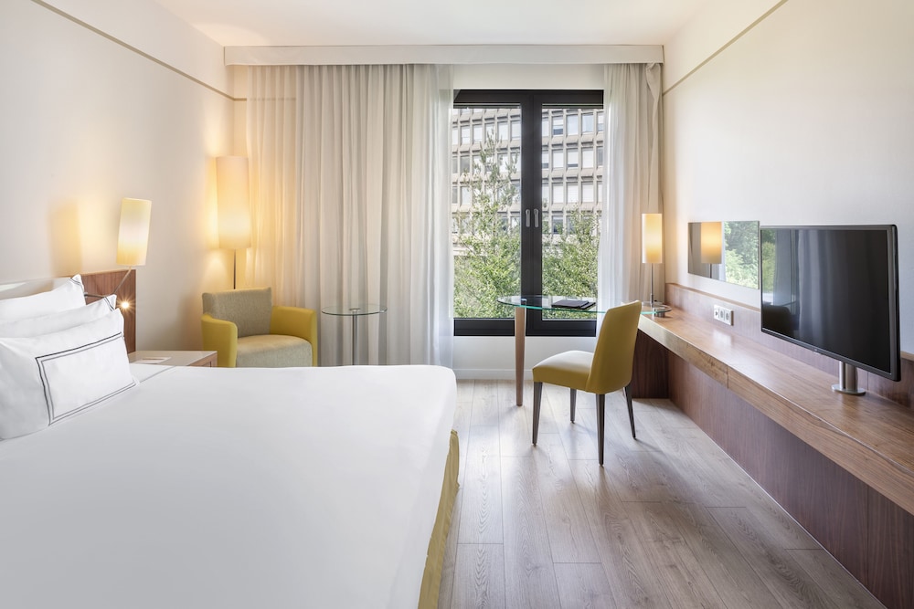 Melia Guestroom - Photo 1