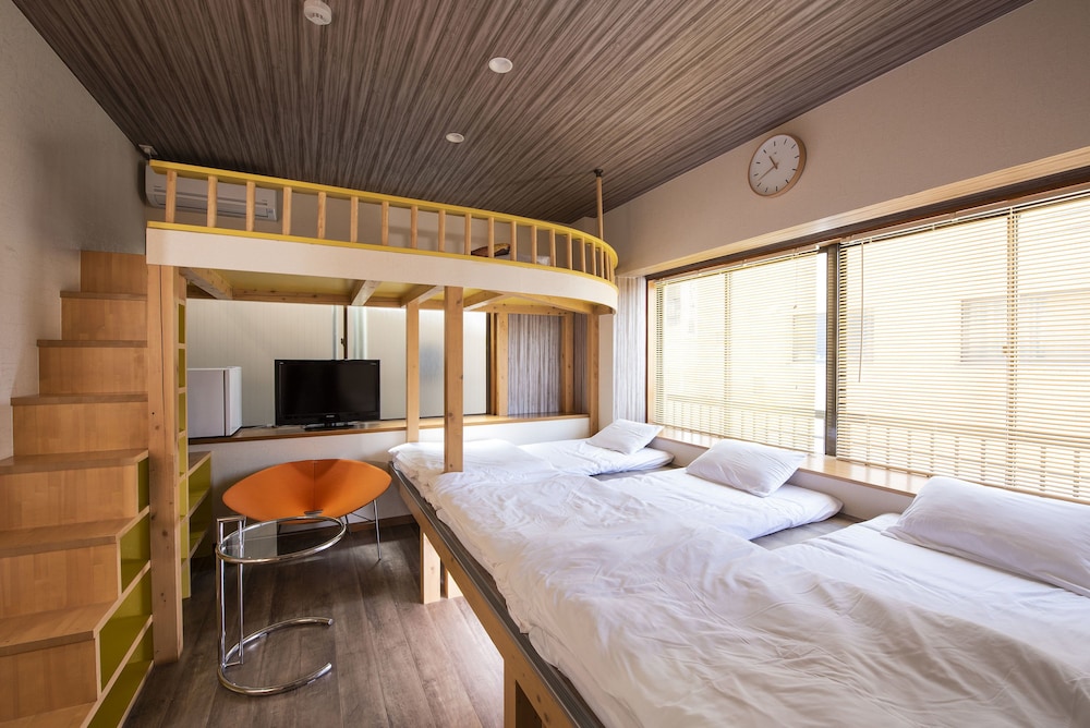 Apartment (Room 1)