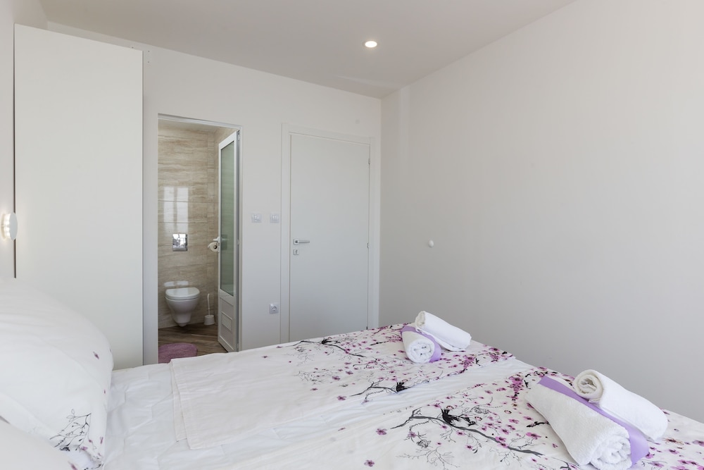 Double Room, Balcony, Sea View photo 1