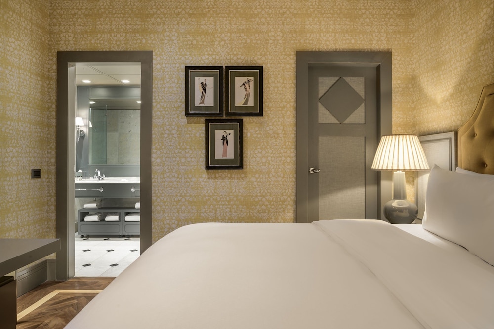Premium Room thumbnail 5