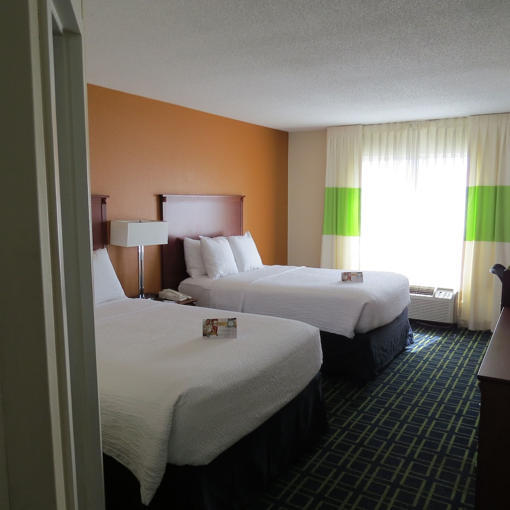 Standard Room, 2 Double Beds, Non Smoking (Exterior Corridor)