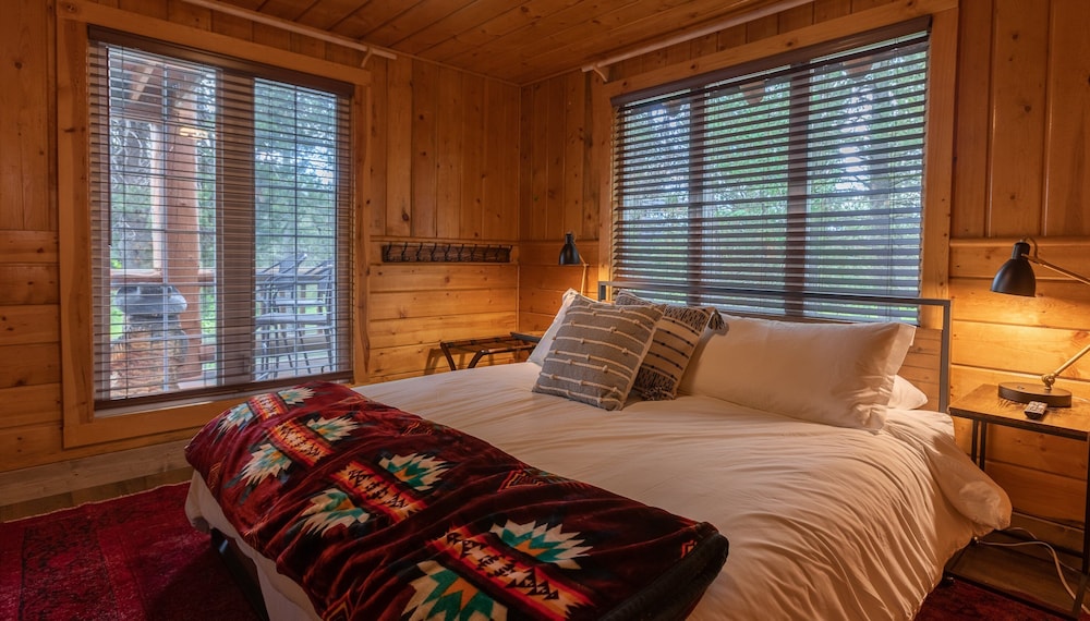 House (Multiple Bedrooms)