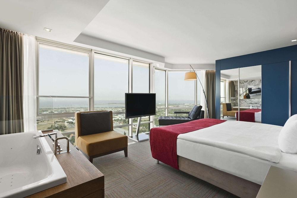 Grand Suite, 1 King Bed, Non Smoking