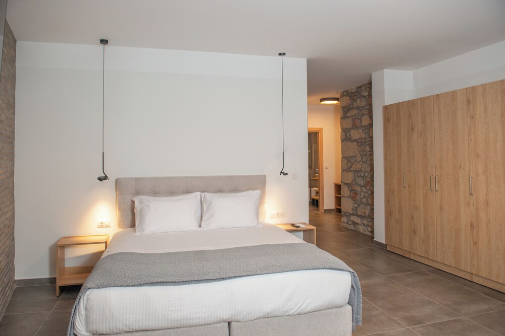 Deluxe Suite, Balcony, City View