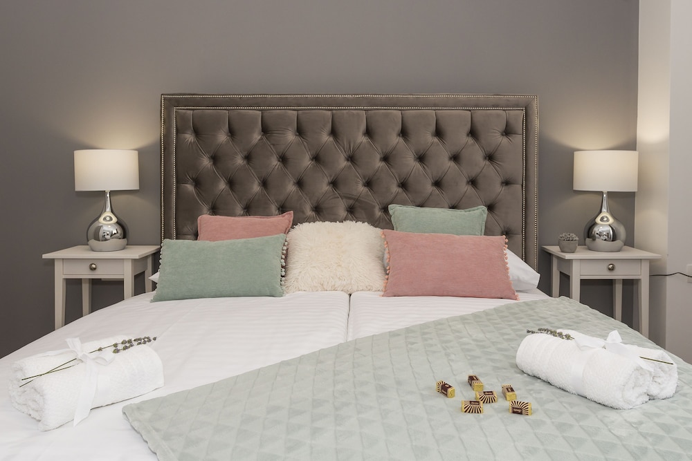 Deluxe Double Room (3)