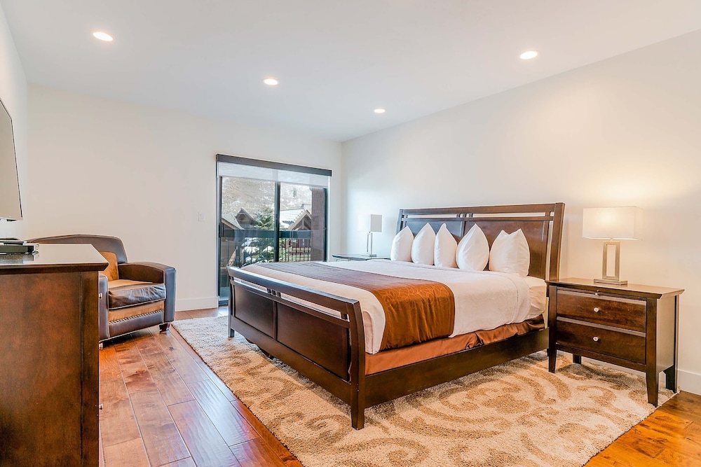 2 Bedroom Condominium - Photo 30
