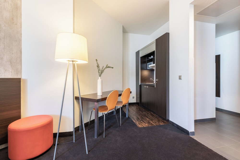 Premium Room, 1 Queen Bed, Kitchenette (Up to 3 Adults)