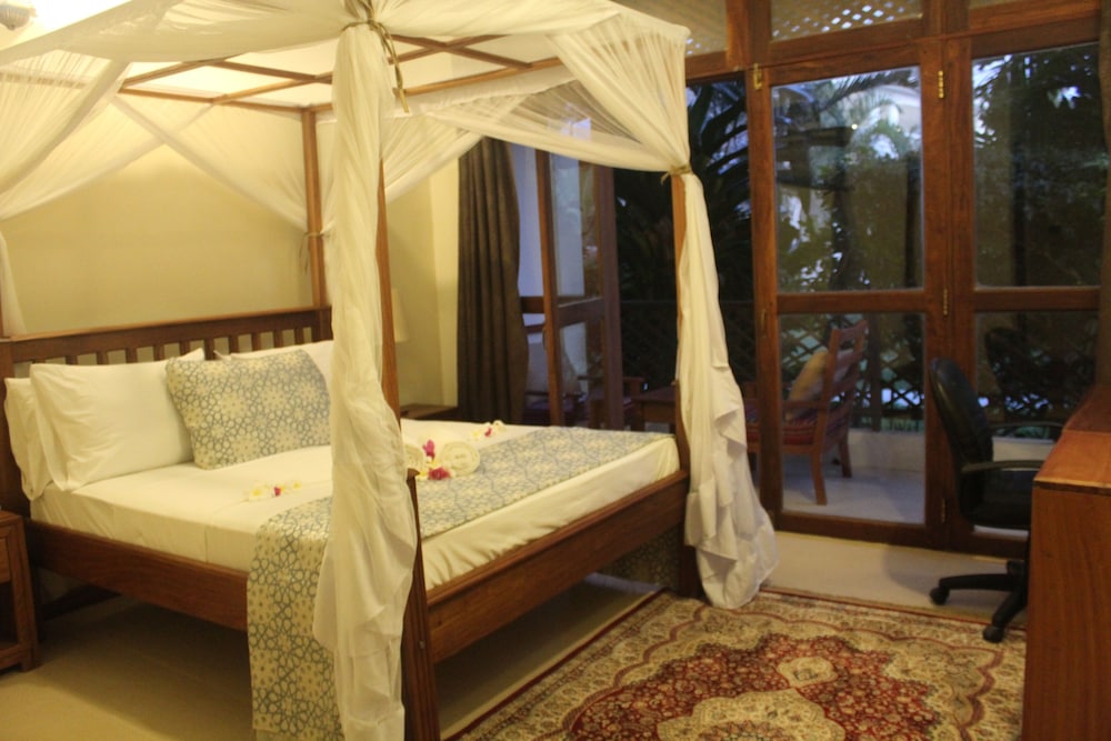 Standard Double or Twin Room, Garden View