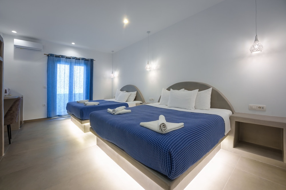 Deluxe Quadruple Room - Photo 1