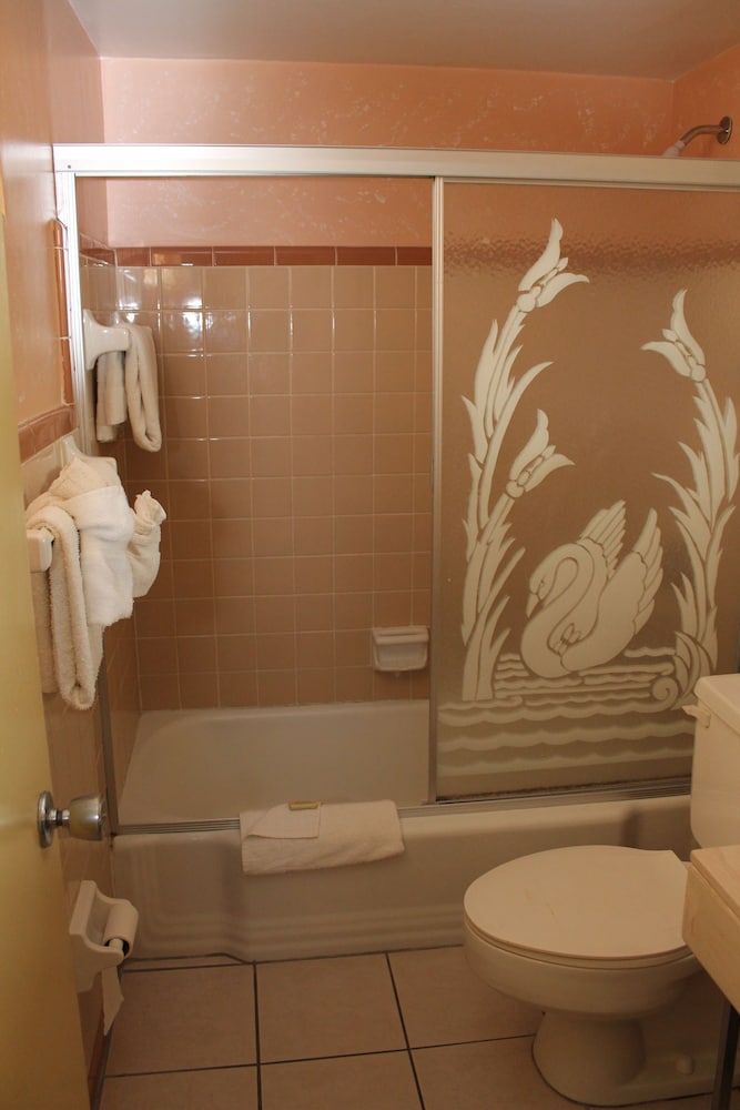 Standard Room, 2 Double Beds photo 2