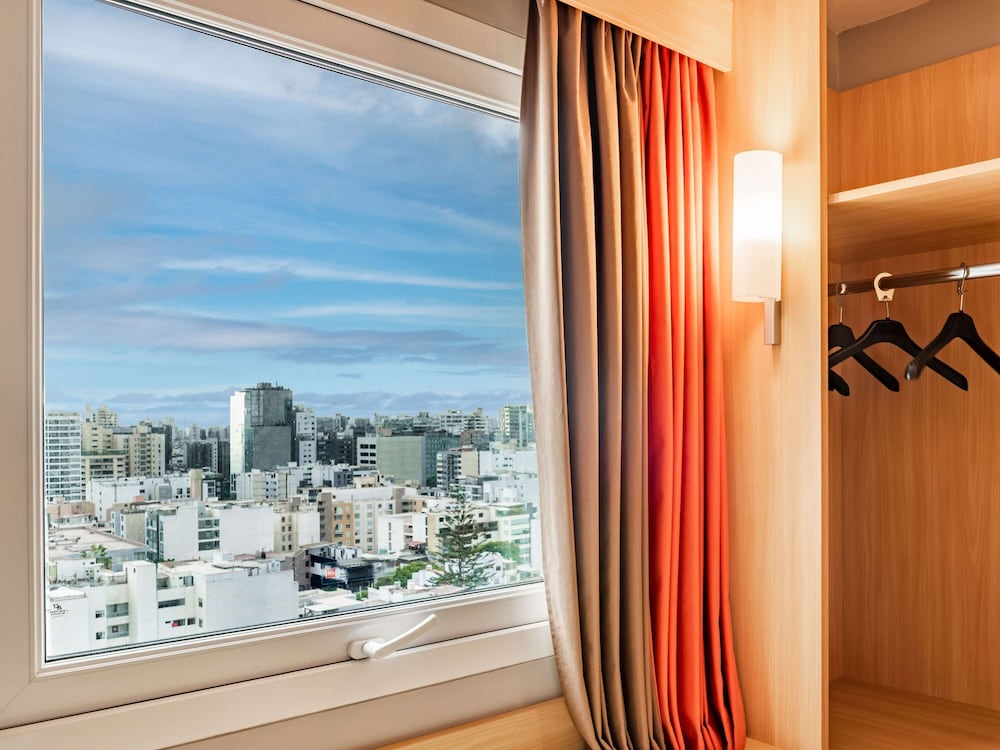 Standard Room, Multiple Beds - Photo 4