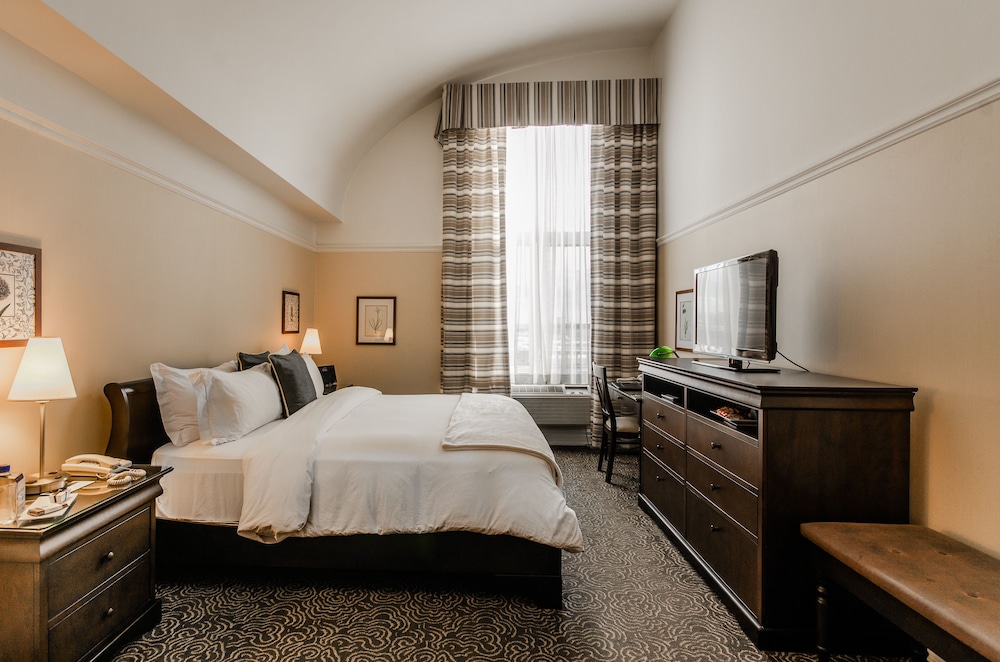 Superior Room, 1 King Bed with Sofa bed photo 2