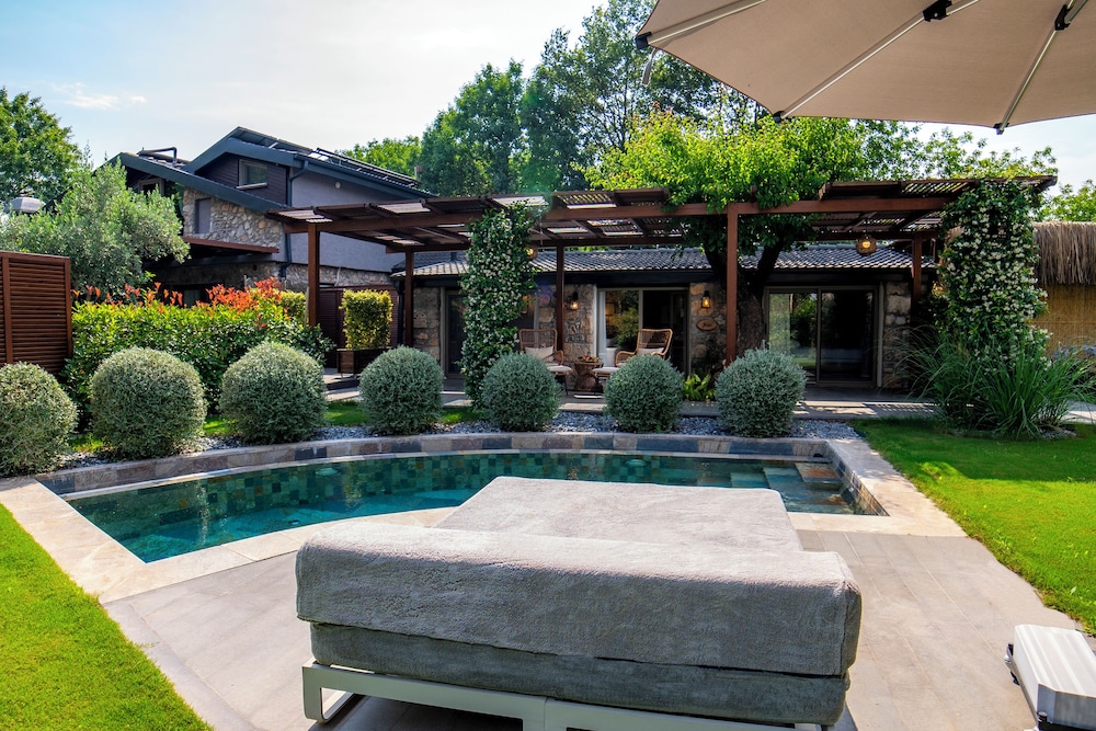 Villa Bliss - Photo 1