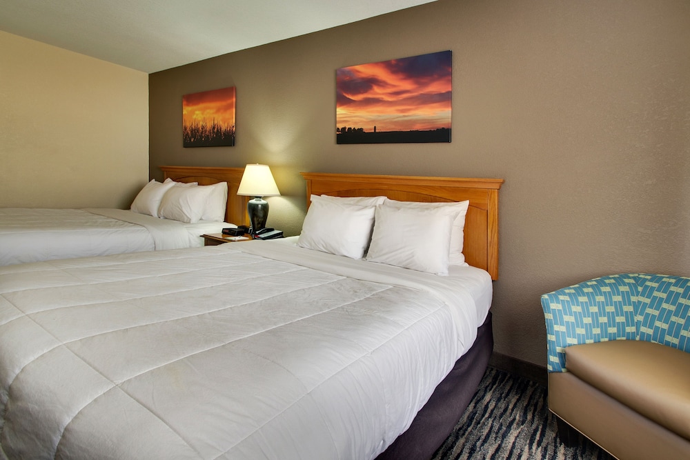 Standard Room, 2 Queen Beds (Double Queen Room) photo 2
