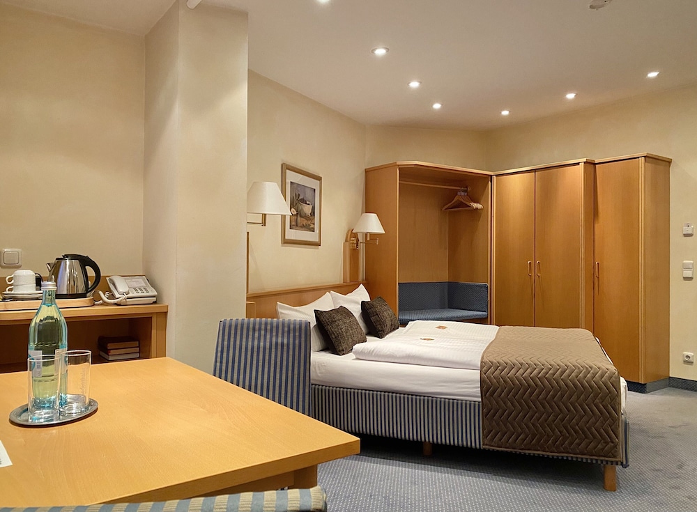 Family Room - Photo 5